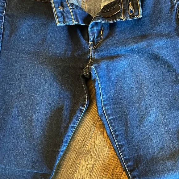 Levi's Women's Dark Blue 711 Skinny Jeans - Picture 12 of 16